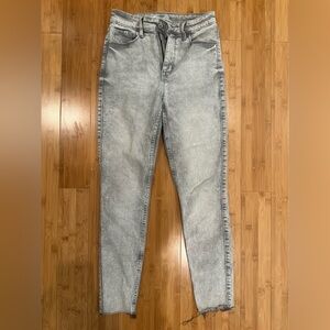 Gently worn Old Navy Rockstar Super Skinny Extra High Rise Jean